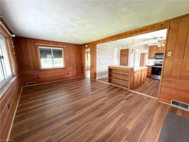 5512 Winona Street, Winston-salem, NC 27106