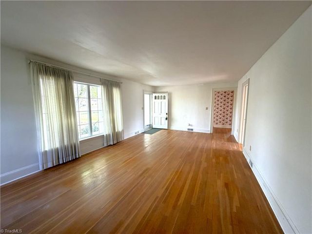 5512 Winona Street, Winston-salem, NC 27106