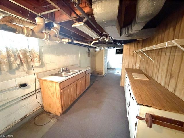5512 Winona Street, Winston-salem, NC 27106