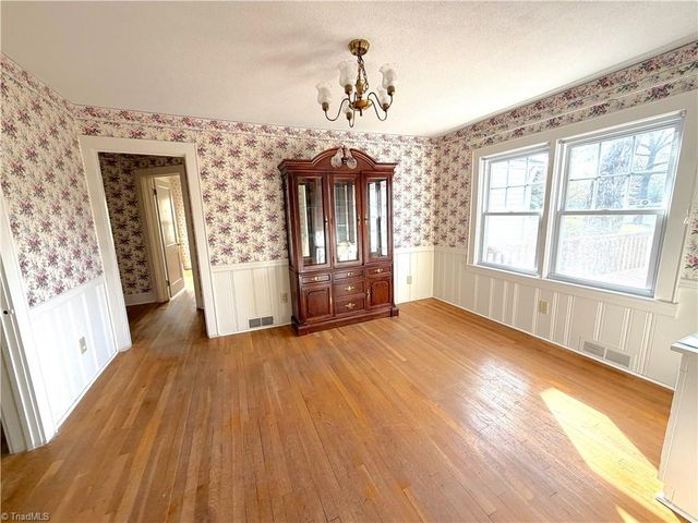 5512 Winona Street, Winston-salem, NC 27106