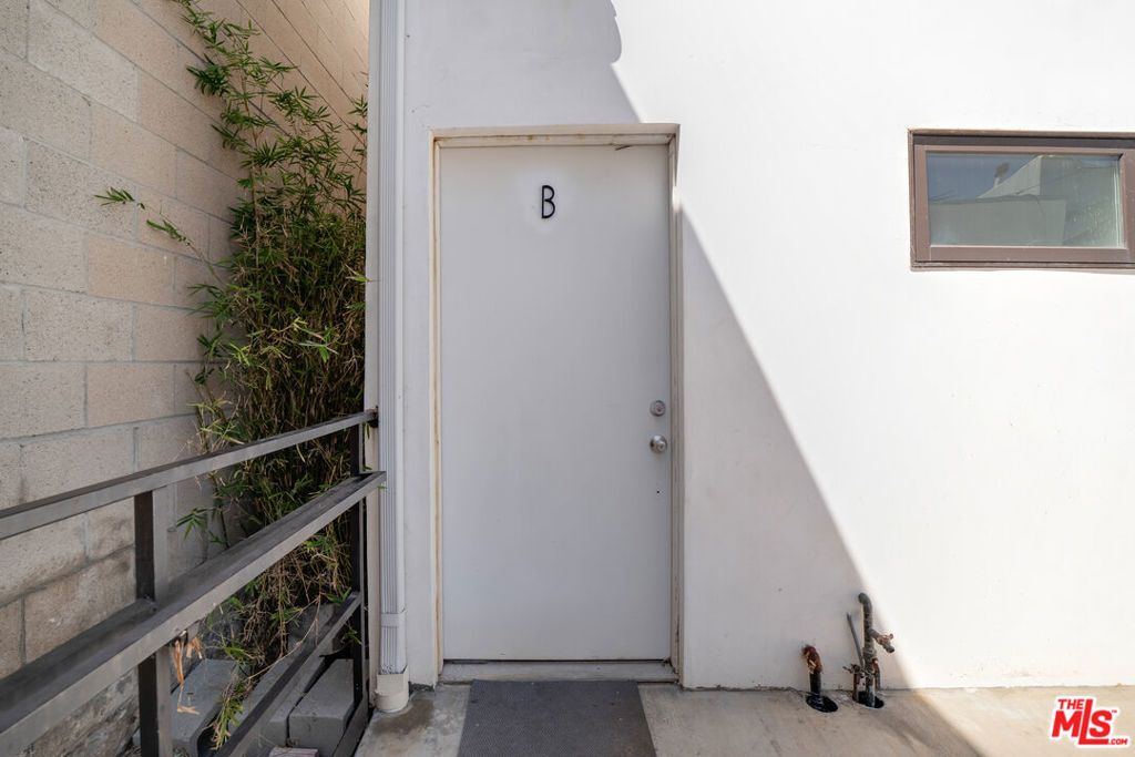 137 Arena Street, El Segundo, CA 90245 — photo 2