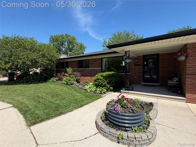 39540 Aynesley Street, Clinton Charter Township, MI 48038
