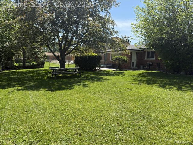 39540 Aynesley Street, Clinton Charter Township, MI 48038