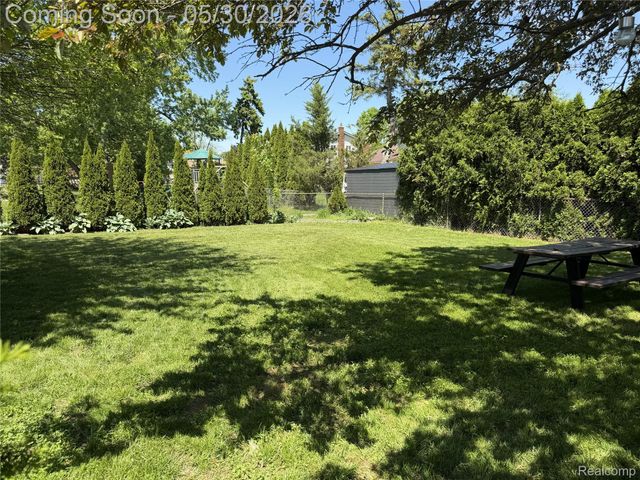 39540 Aynesley Street, Clinton Charter Township, MI 48038