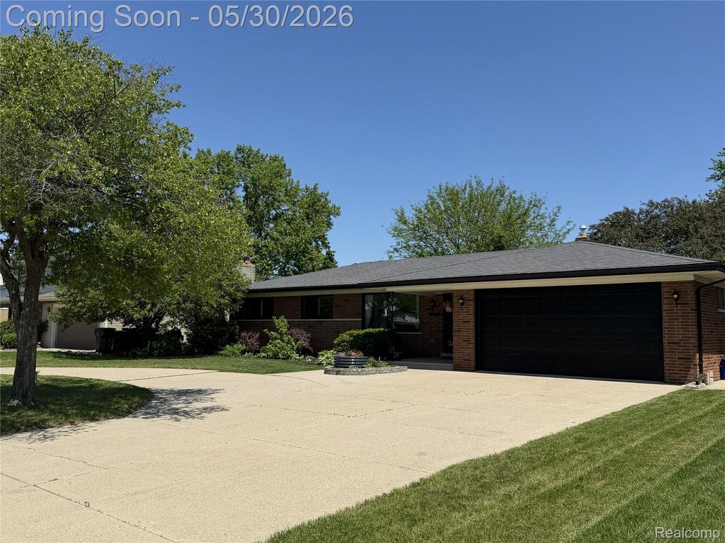 39540 Aynesley Street, Clinton Charter Township, MI 48038