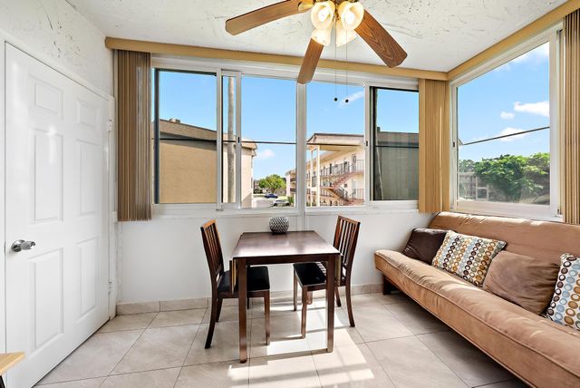 701 Lori Drive 206, Palm Springs, FL 33461