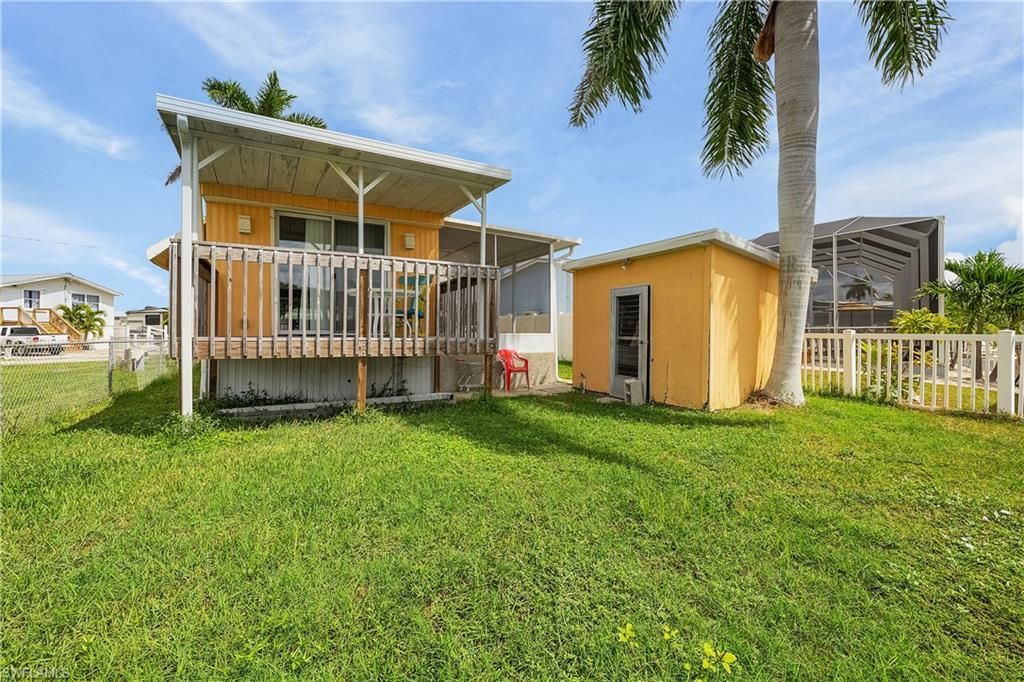 3851 Coconut DR, ST. JAMES CITY, FL 33956 — photo 4