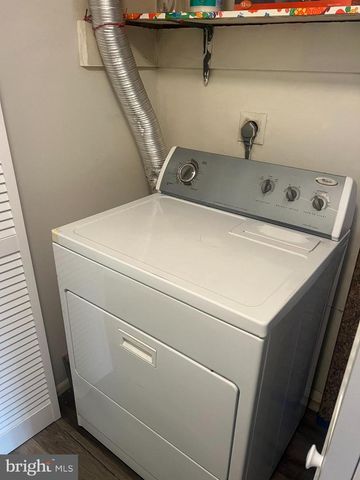 2216 SANIBEL DR, Reston, VA 20191