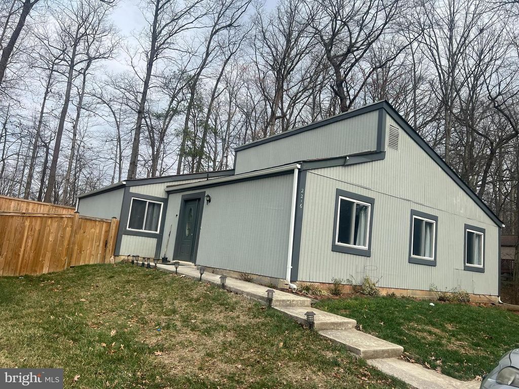 2216 SANIBEL DR, Reston, VA 20191