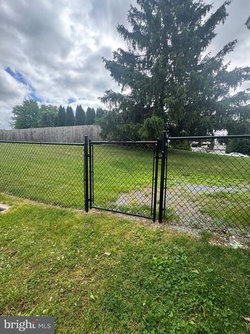 743 LINDIA DRIVE, Chambersburg, PA 17202