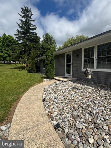 743 LINDIA DRIVE, Chambersburg, PA 17202