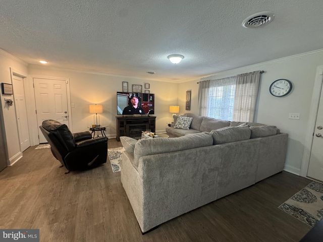743 LINDIA DRIVE, Chambersburg, PA 17202