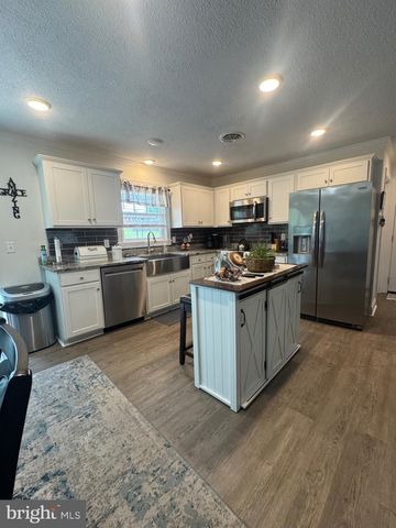 743 LINDIA DRIVE, Chambersburg, PA 17202