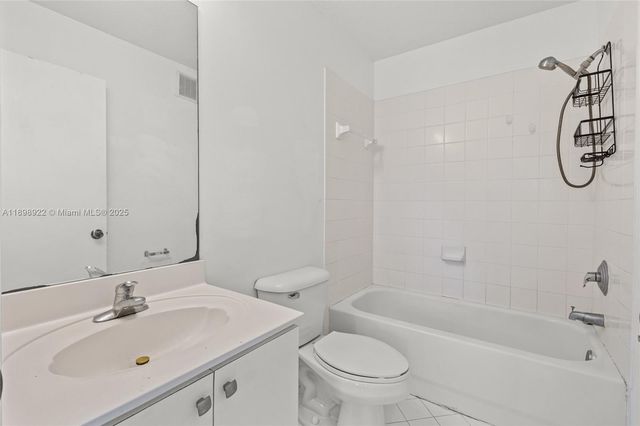 985 NE 34th Ave 202, Homestead, FL 33033