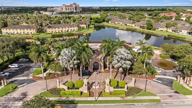 985 NE 34th Ave 202, Homestead, FL 33033