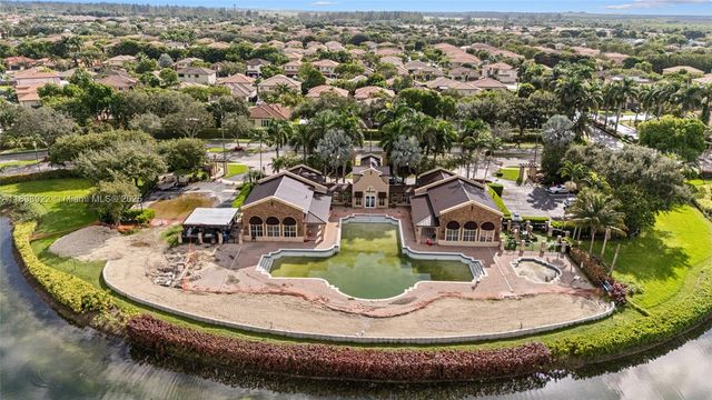 985 NE 34th Ave 202, Homestead, FL 33033