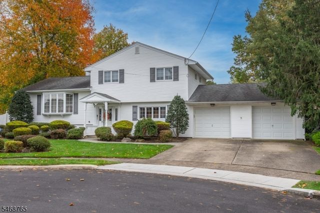 103 Sandra Dr, Totowa Boro, NJ 07512