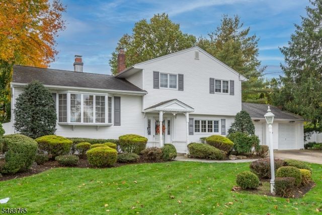 103 Sandra Dr, Totowa Boro, NJ 07512