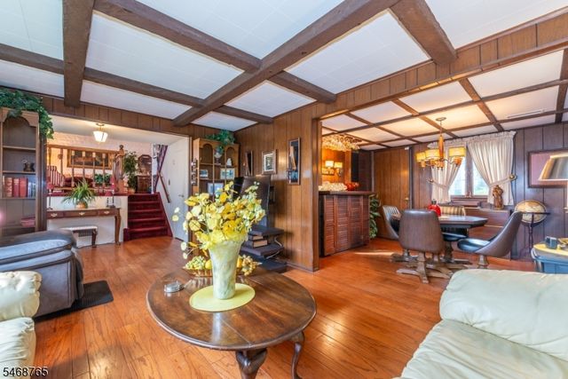 103 Sandra Dr, Totowa Boro, NJ 07512