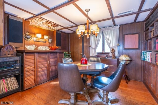 103 Sandra Dr, Totowa Boro, NJ 07512