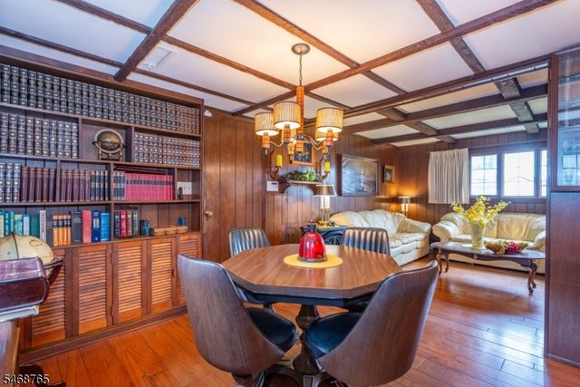 103 Sandra Dr, Totowa Boro, NJ 07512