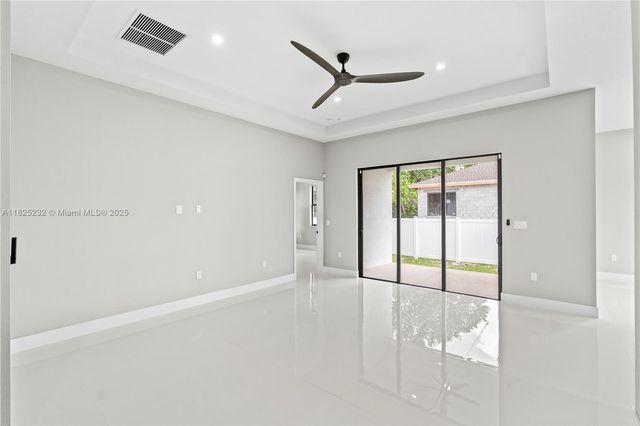 2101 NW 27th St, Oakland Park, FL 33311