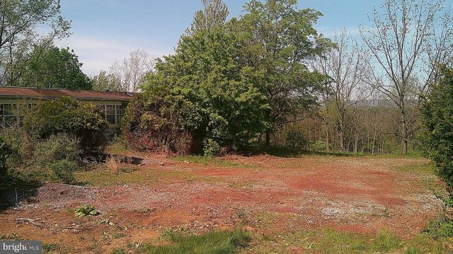 198 OAK LN, Bernville, PA 19506