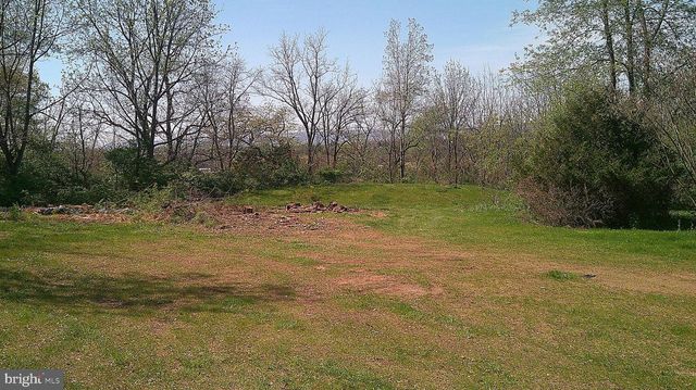 198 OAK LN, Bernville, PA 19506
