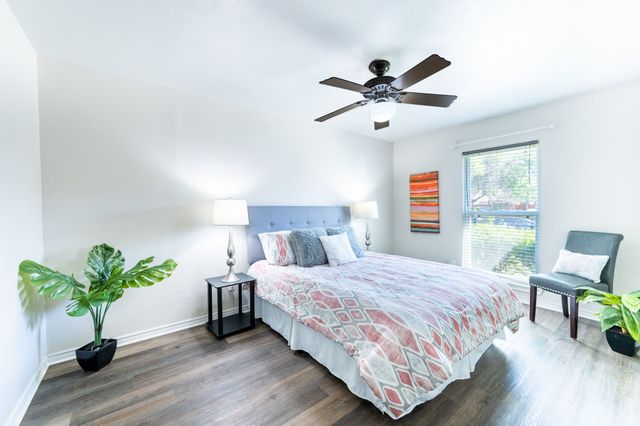 9210 Linda Vista Drive, Rowlett, TX 75088