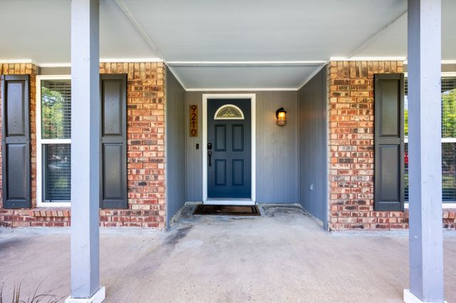 9210 Linda Vista Drive, Rowlett, TX 75088