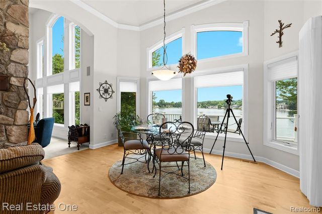 16048 Pine Bluff Court, Fenton, MI 48430