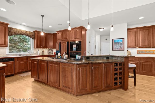 16048 Pine Bluff Court, Fenton, MI 48430