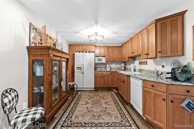 16048 Pine Bluff Court, Fenton, MI 48430