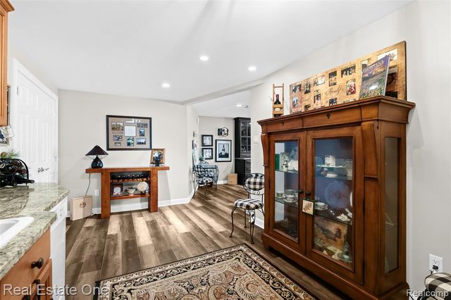 16048 Pine Bluff Court, Fenton, MI 48430