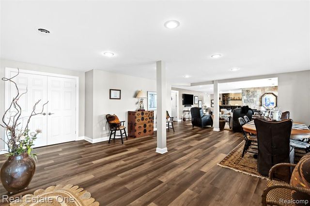 16048 Pine Bluff Court, Fenton, MI 48430