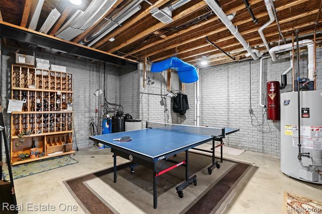 16048 Pine Bluff Court, Fenton, MI 48430