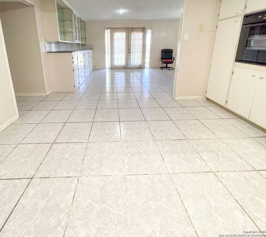 1800 Jones, Beeville, TX 78102