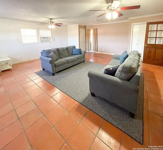 1800 Jones, Beeville, TX 78102