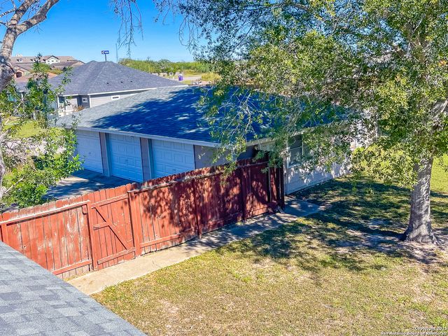 1800 Jones, Beeville, TX 78102