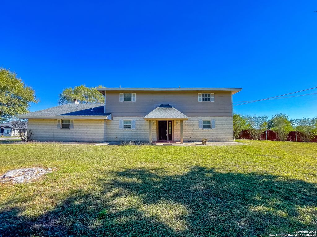 1800 Jones, Beeville, TX 78102