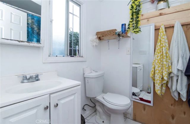 415 95th Street, Los Angeles, CA 90044