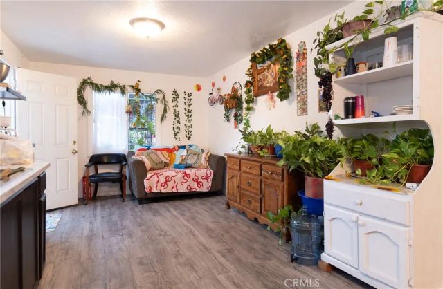 415 95th Street, Los Angeles, CA 90044