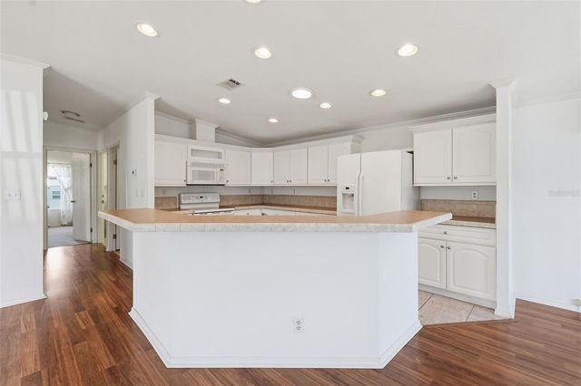 39206 FLORA AVENUE, Zephyrhills, FL 33542