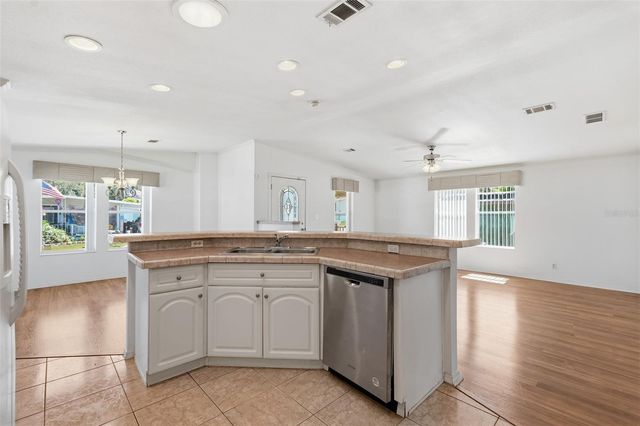 39206 FLORA AVENUE, Zephyrhills, FL 33542