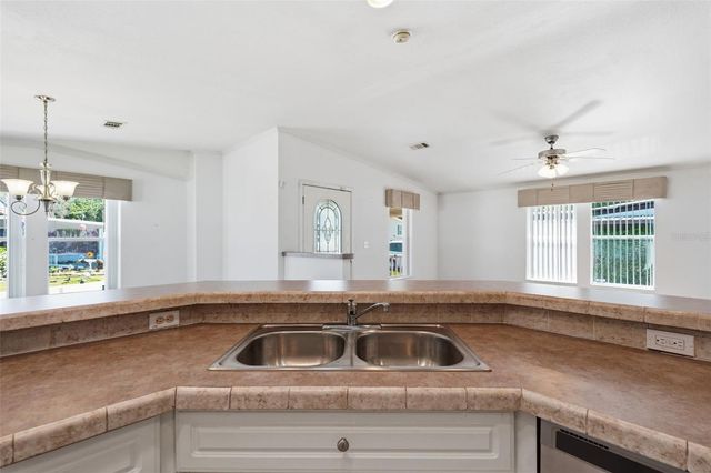 39206 FLORA AVENUE, Zephyrhills, FL 33542