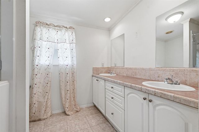 39206 FLORA AVENUE, Zephyrhills, FL 33542