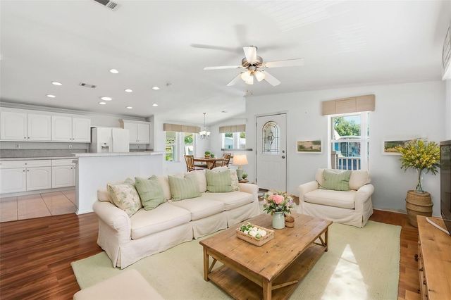 39206 FLORA AVENUE, Zephyrhills, FL 33542