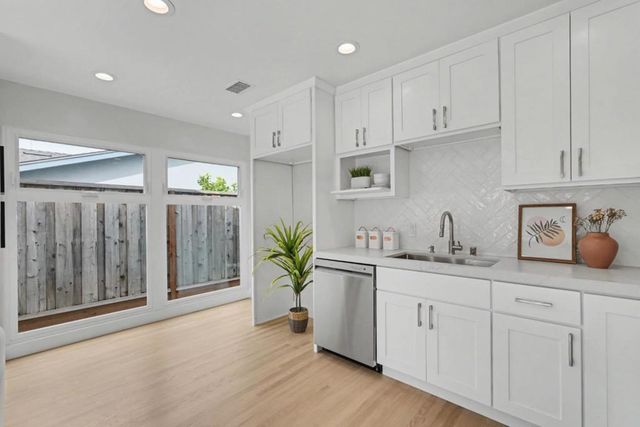 851 Mangrove Avenue, Sunnyvale, CA 94086