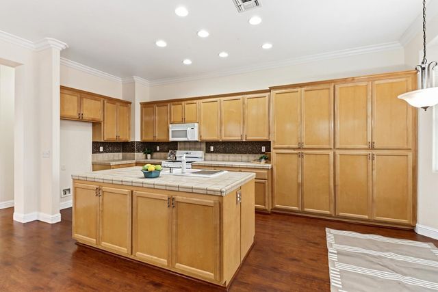 5125 Fawn Hollow Way, Antelope, CA 95843