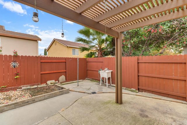 5125 Fawn Hollow Way, Antelope, CA 95843